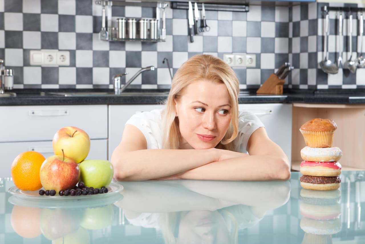 Recuerda que ambos métodos te ayudarán a perder peso, sólo será cuestión de cómo te organices y cuáles sean tus necesidades; por ejemplo, si optas por seguir un horario, entonces asegúrate de no forzarte a comer a cierta hora si no tienes hambre.