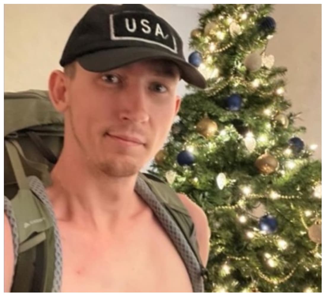 Tadashi Kura Kojima, también conocido como Aaron Michael Zeman, de 26 años, se encuentra bajo custodia en la Correccional del Condado de Hall.