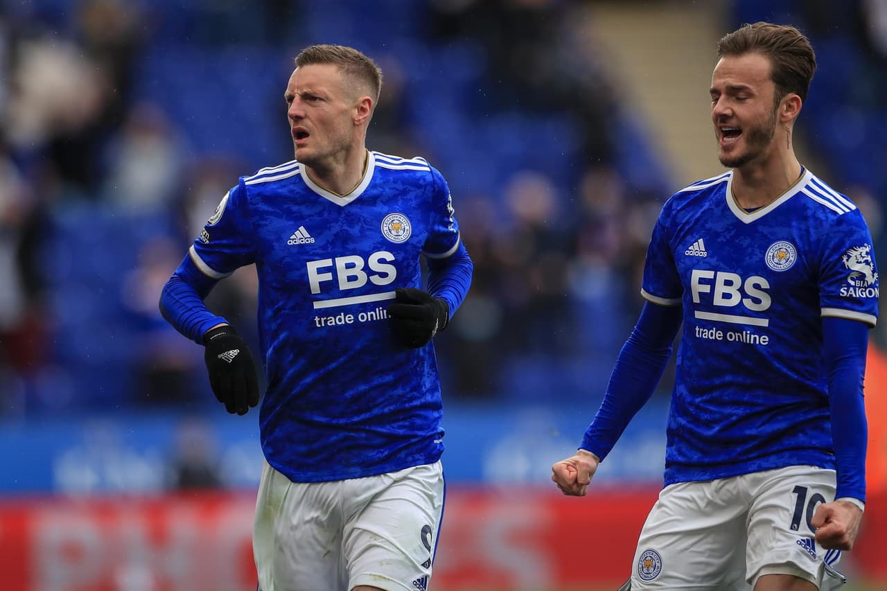 Tottenham cierra con goleada la temporada ante el Leicester City con marcador de 4-2 y, gracias al doblete de Gareth Bale, los 'Spurs' se meten a la Europa League. Jamie Vardy lució con dos goles para los 'Foxes' pero no le alcanzó y quedó fuera de la Champions.