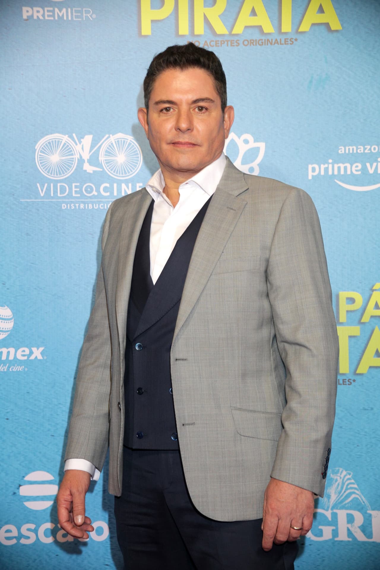 La actual situación que se vive en el mundo lo ha puesto en la cuerda floja como actor. 
<br>