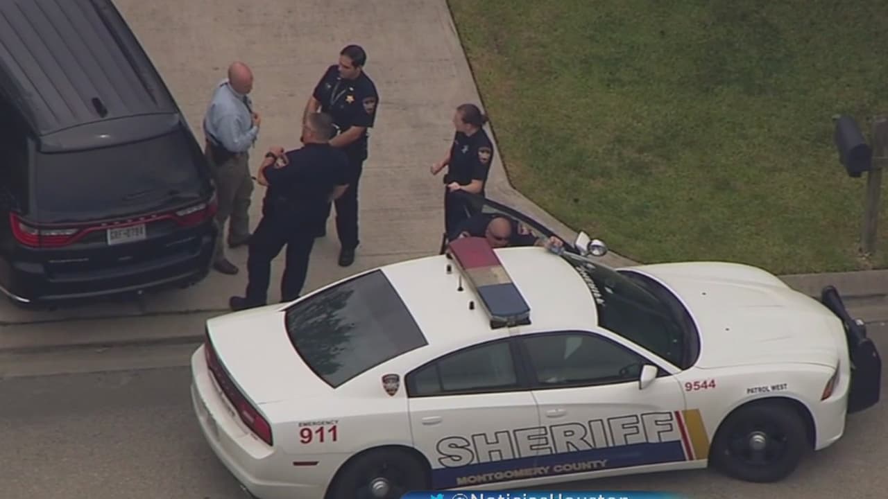 Las pistas que llevaron a identificar a la mujer descalza y semidesnuda captada en un video de vigilancia residencial