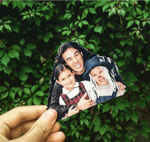 El actor 
<b>se convirtió en papá cuando era muy joven</b> (23 años), por lo que siempre ha demostrado que es muy divertido, basta con ver sus gestos en las fotografías.