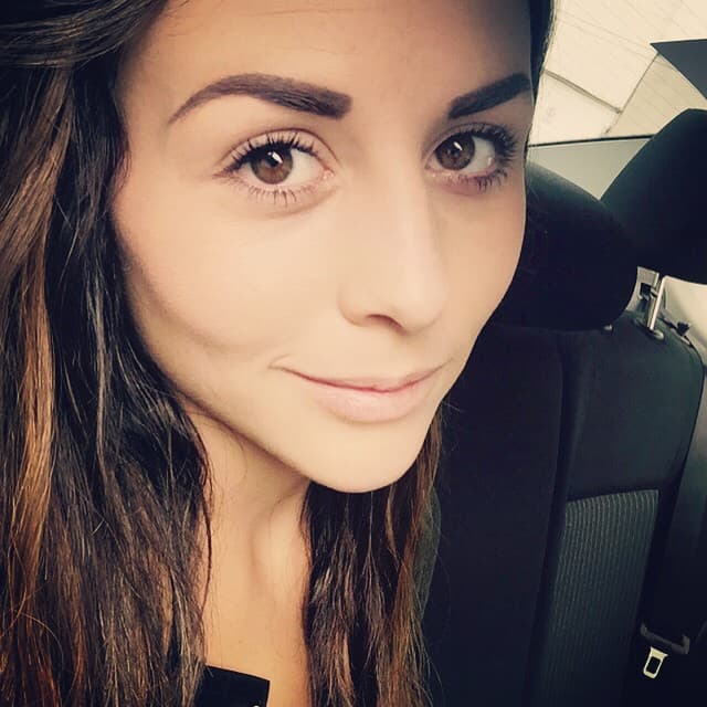 Ella es una de las pocas artistas que luce espectacular aún sin maquillaje.