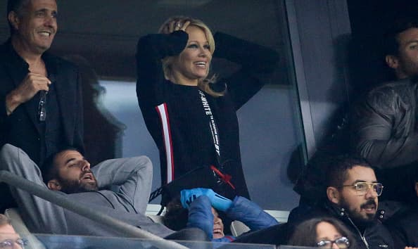 “
<b>Me ha lastimado</b> y me amenazó muchas veces”, continuó Pamela Anderson.