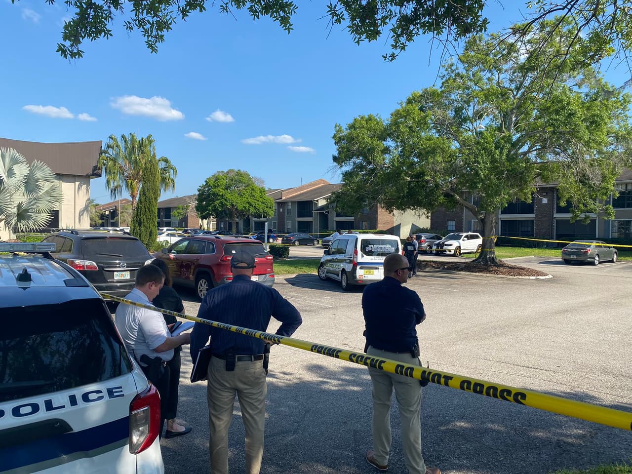 Esta es la
<b>cronología de los hechos</b>, según el Departamento de Policía de St. Petersburg:
<br>
<br>
<b>El 29 de marzo a las 5:20 p.m,</b> Taylen Mosley y Pashun Jeffery estuvieron con Lakita Densons, madre de Jeffery y abuela del niño de 2 años.
<br>
<br>
<b>Esa noche a las 8:30 p.m</b>. un vecino escuchó un altercado en el apartamento de Pashun pero no llamó a la policía.