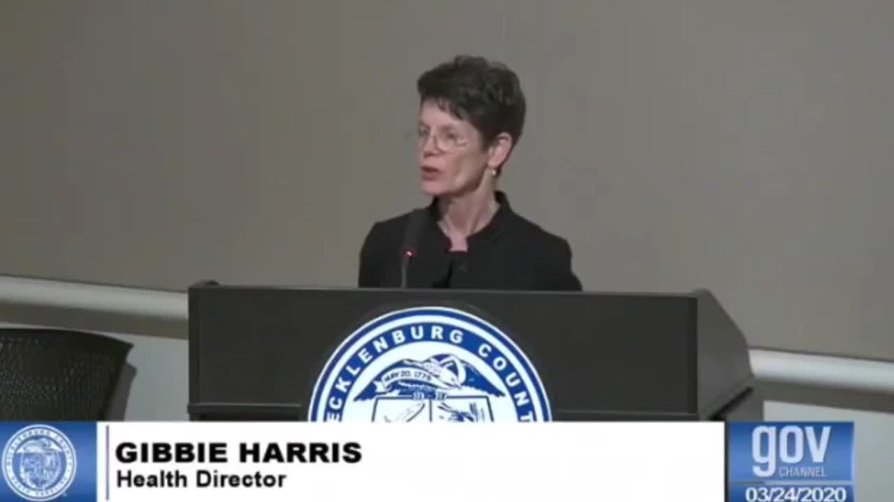 Entra en vigor la orden de permanecer en casa en Charlotte tras la escalada de casos de coronavirus 