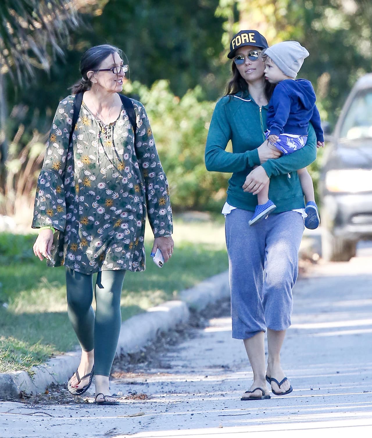 Y cada día se parece más a su guapo papá.