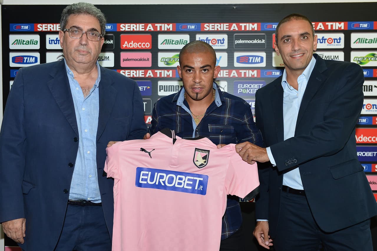 Tijuana aprovechó el escaparate internacional para cederlo al Palermo de la Serie A para la temporada 2012-2013.