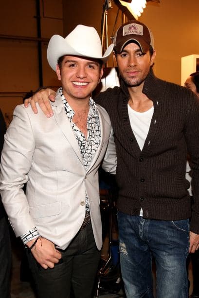 Por supuesto, El Dasa también aprovechó para tonarse una foto junto a este ídolo.