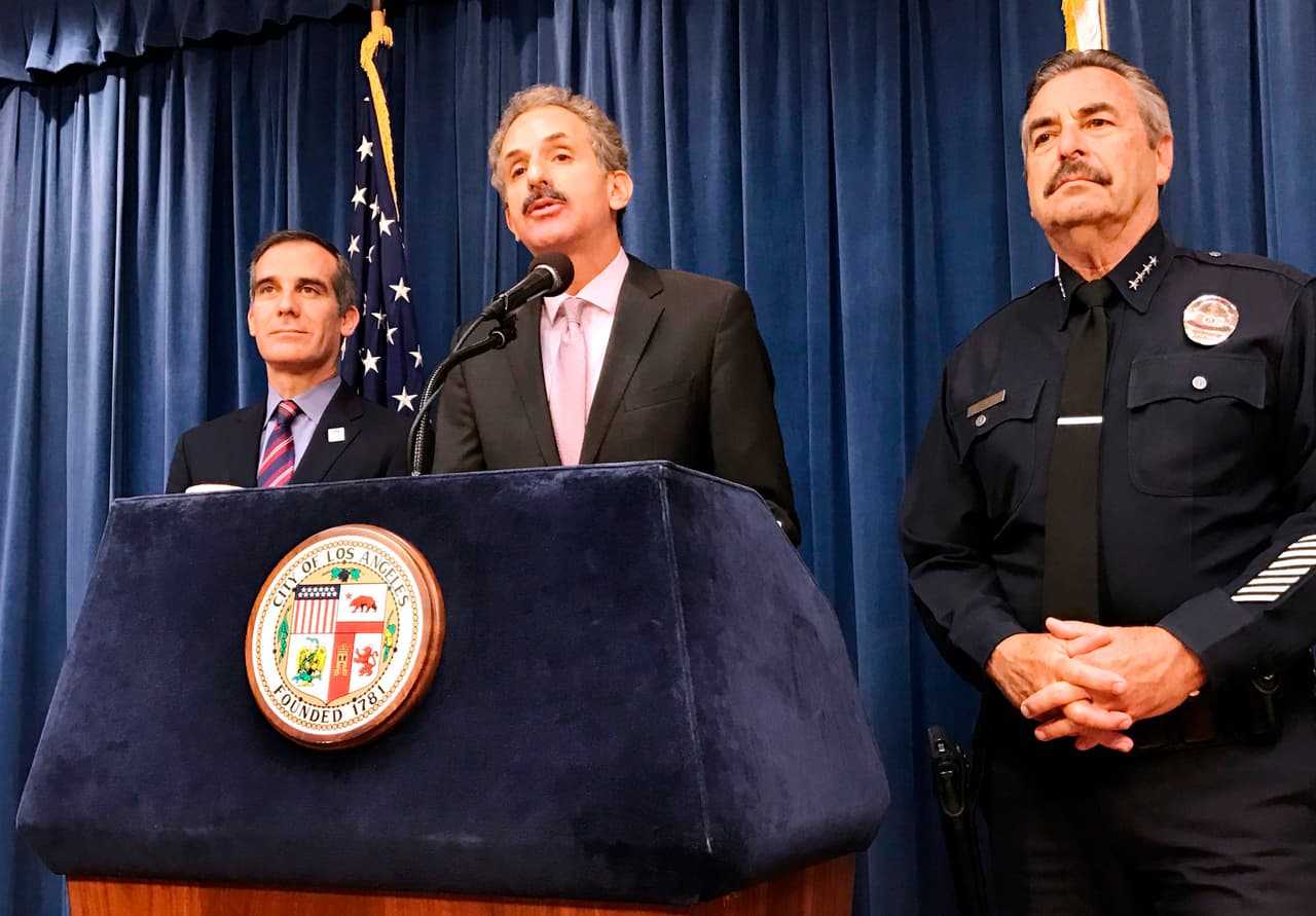 Un juez federal prohíbe al Departamento de Justicia retener fondos a las ciudades santuarios