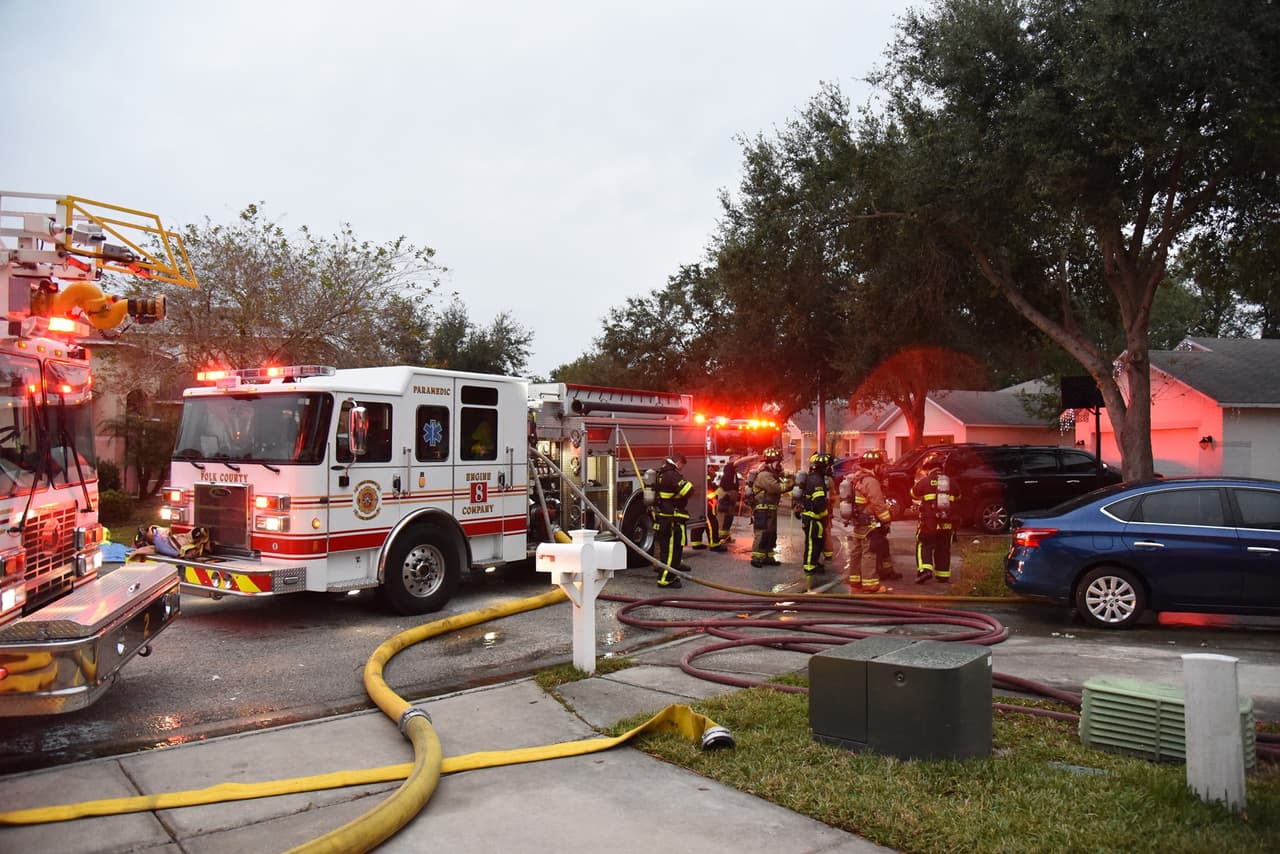 La información fue publicada por el Departamento de Bomberos de Polk County en su cuenta de Facebook, junto con las fotos del momento de la emergencia. 
<br>