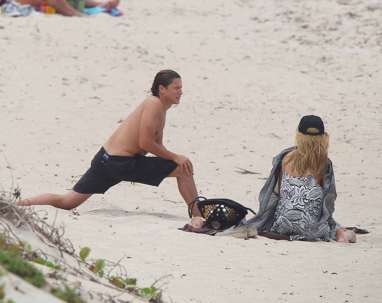 Así que se puso en pie y comenazó a hacer ejercicio.