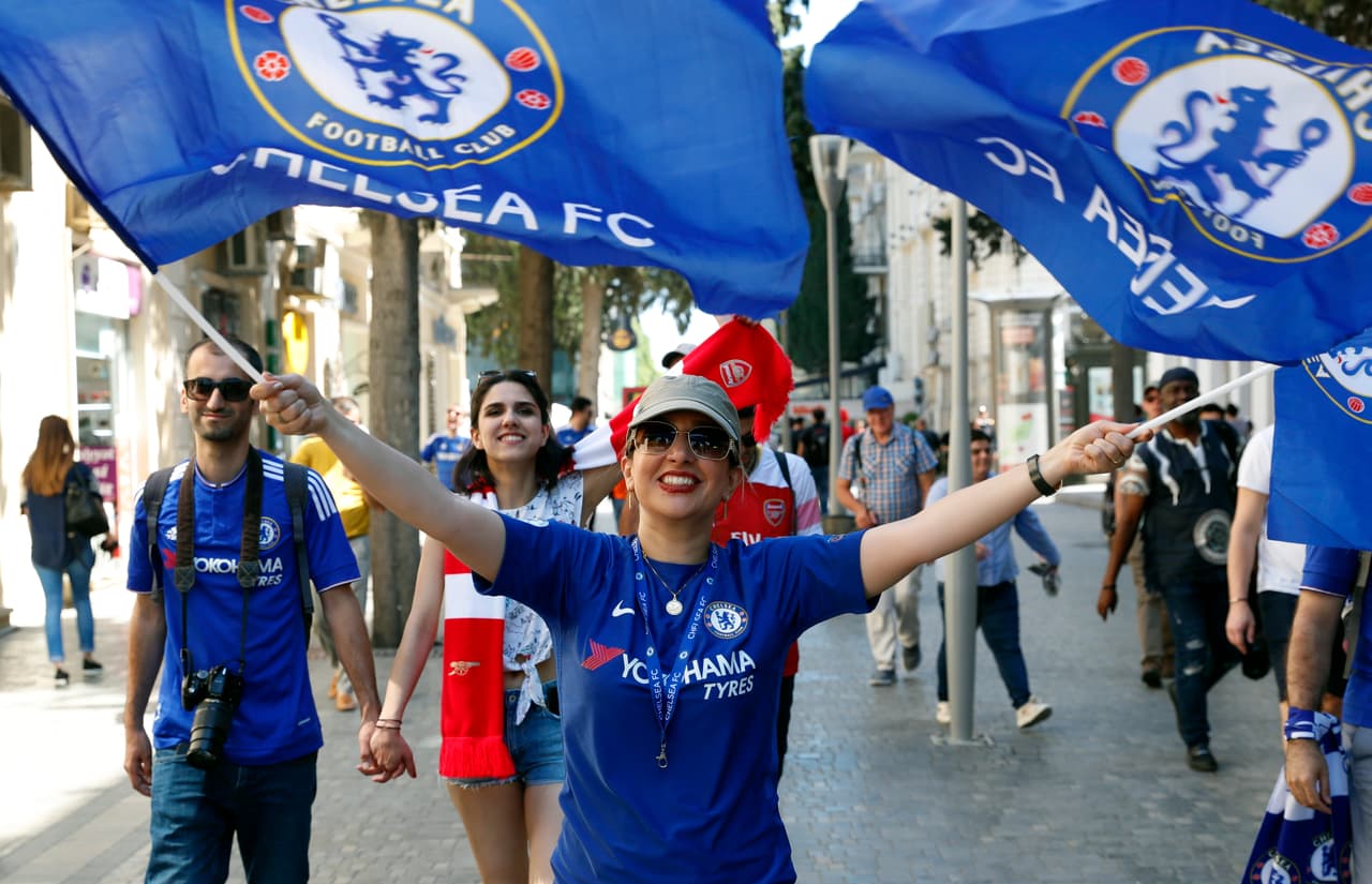 Bakú respira fútbol por esos días, pero en la mañana de este miércoles el ambiente se prendió desde temprano con los aficionados que poco a poco fueron llegando al Fan Fest dispuesto por la UEFA para quienes no lograron conseguir una entrada para la Final entre Arsenal y Chelsea.