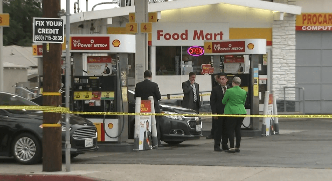 A menos de una hora del primer asalto, Zaragoza atacó nuevamente en una estación de gasolina Shell, localizada en la 6761en la avenida Vineland de North Hollywood, alrededor de las 2:45 am localizada en un perímetro de 13 millas de la locación inicial.