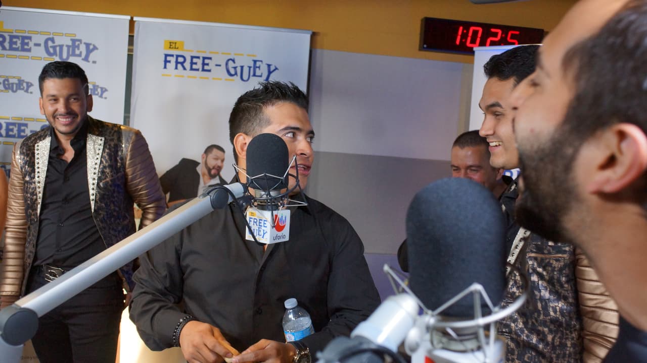 Banda Los Recoditos nos presentó en primicia su nuevo disco 'Los Gustos Que Me Doy' y armaron tremendo relajo con La Bronca, El Tambochi y El Compa Ivan.