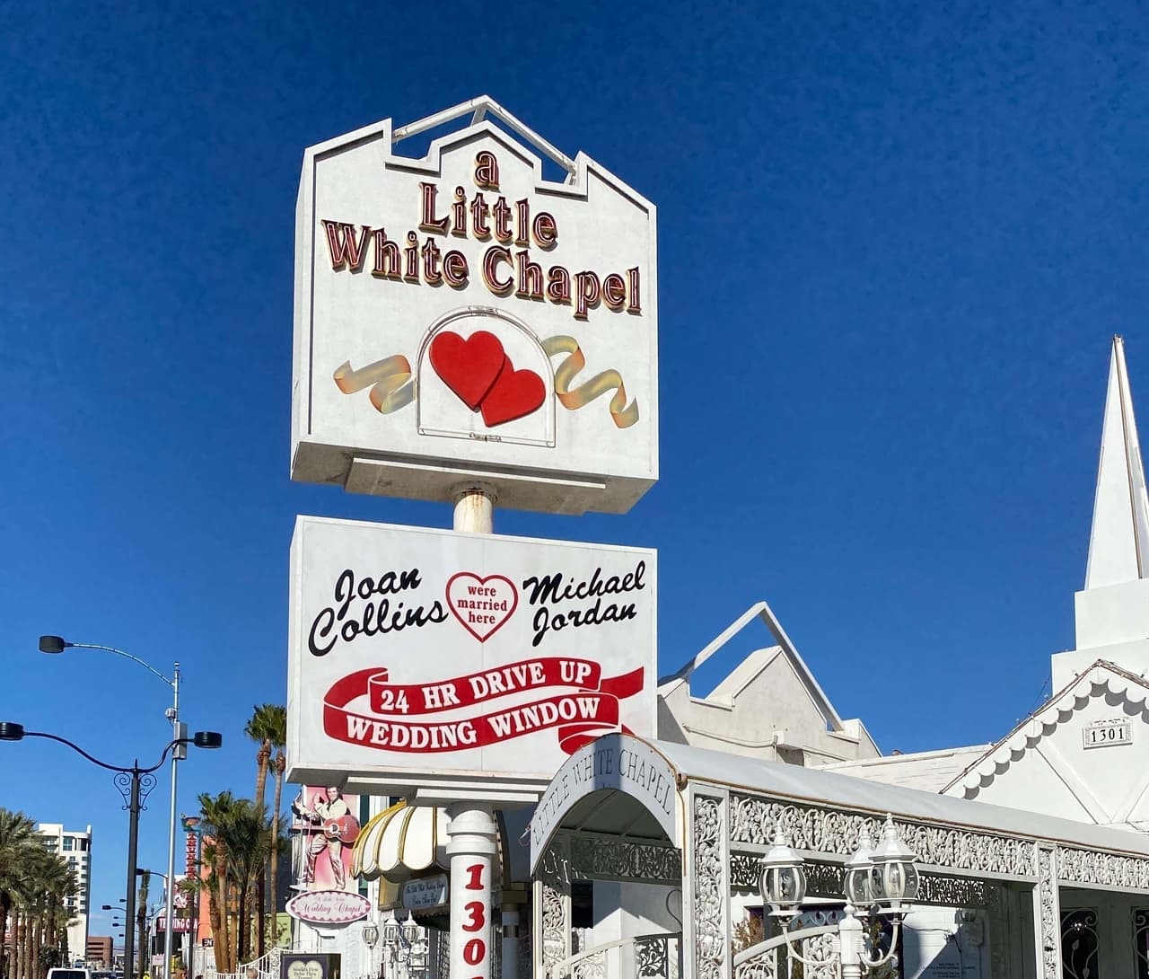 Jennifer López y Ben Affleck se unieron a estrellas como Sinead O'Connor, Britney Spears, Sarah Michelle Gellar, Bruce Willis y Demi Moore, quienes se han casado en esta icónica capilla, según reportó el Daily Mail.
<br>