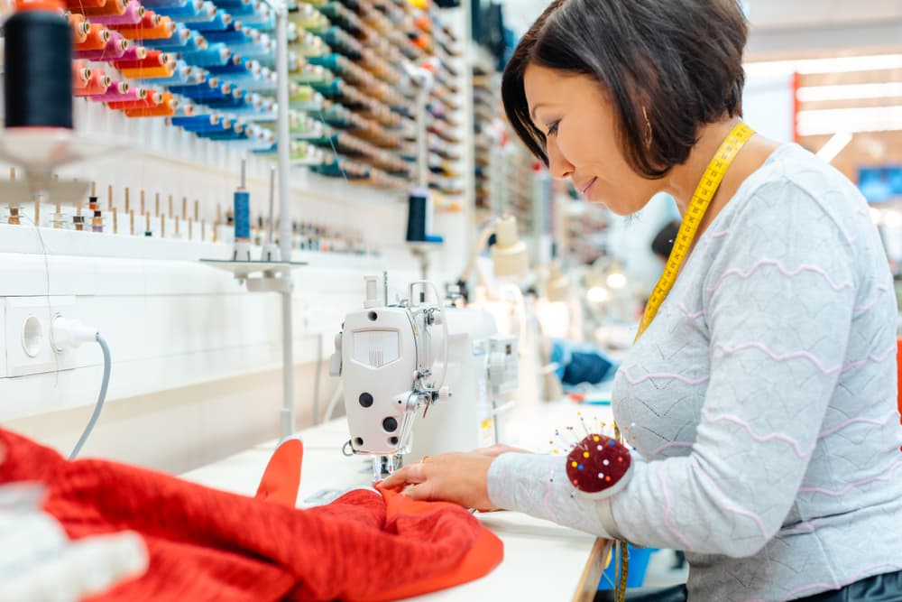 Entonces, olvidas que lo más importante es ver lo esencial, y te enredas en un sinnúmero de pormenores triviales. Naturalmente, una de las consecuencias de esa excesiva absorción en el trabajo es ignorar el lado placentero de la vida.