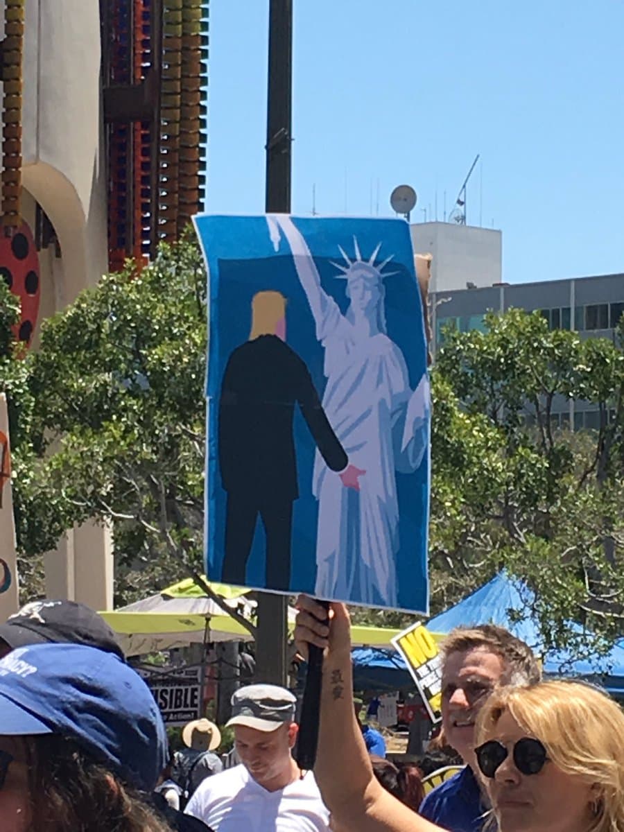 El trato a la libertad.