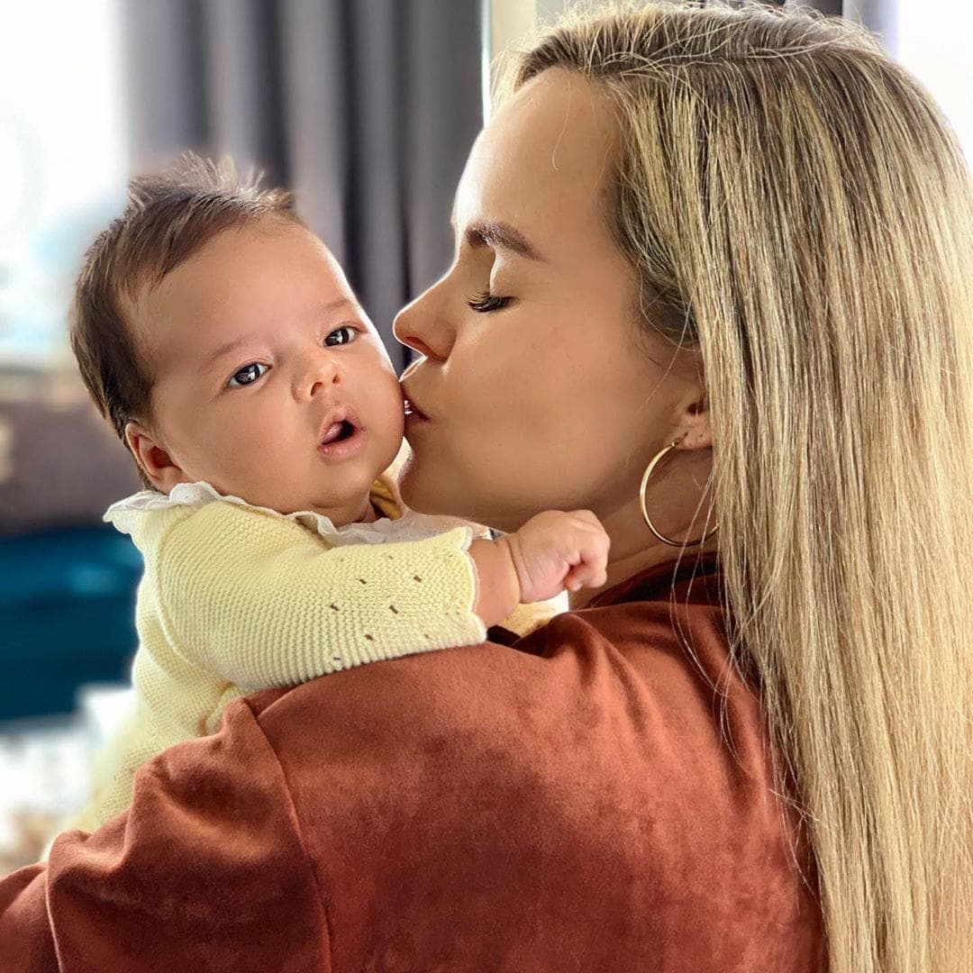 Ramones retomó recientemente su participación en la obra de teatro 'Dos más dos', en la Ciudad de México, luego de vacacionar con su esposa y Cristóbal.