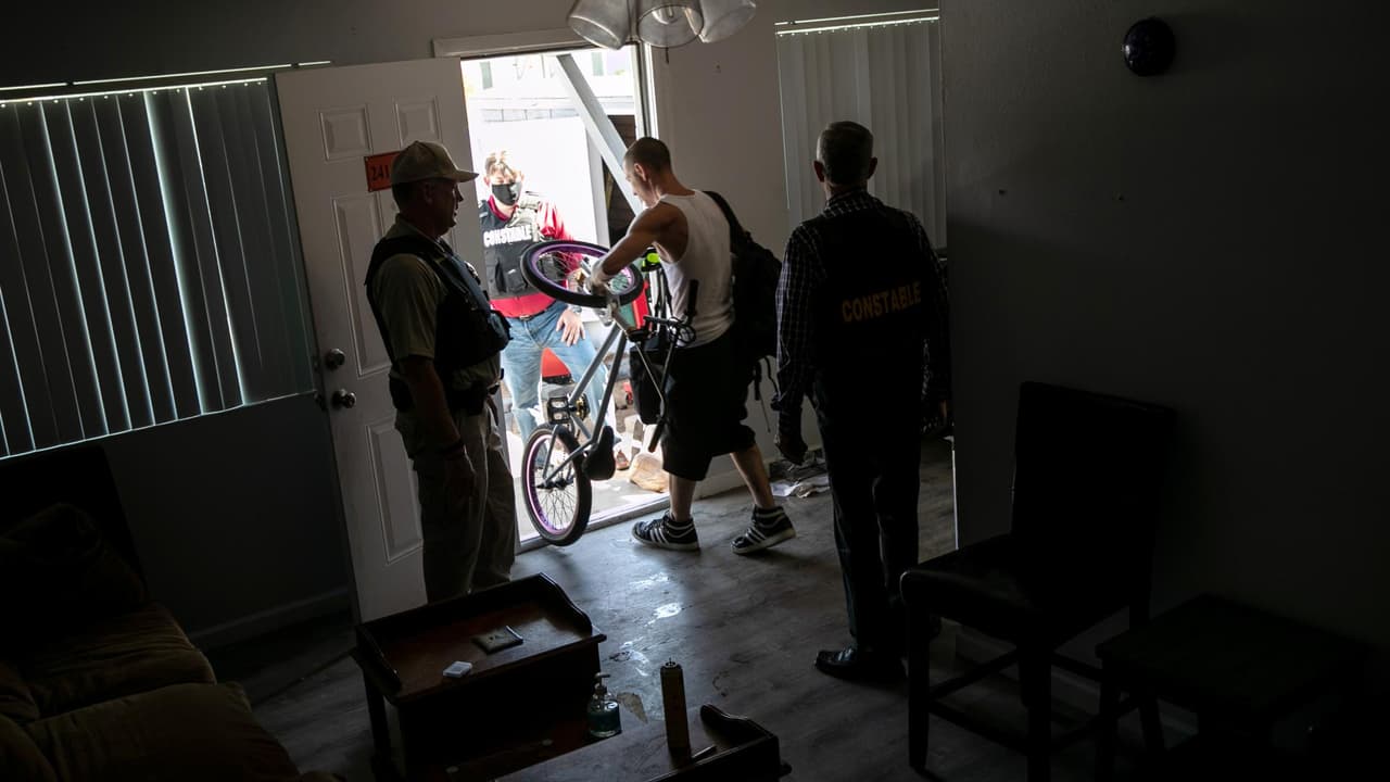 Miles de inquilinos en Los Ángeles, en riesgo de desalojo: las protecciones por la pandemia están cerca de caducar