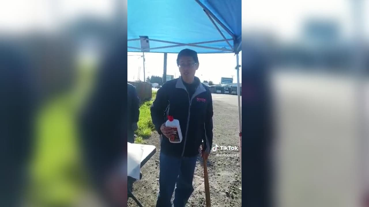 Por esta agresión fue arrestado Ho. La policía indicó que el vendedor ambulante no quiso ser atendido por los golpes que recibió.
<br>