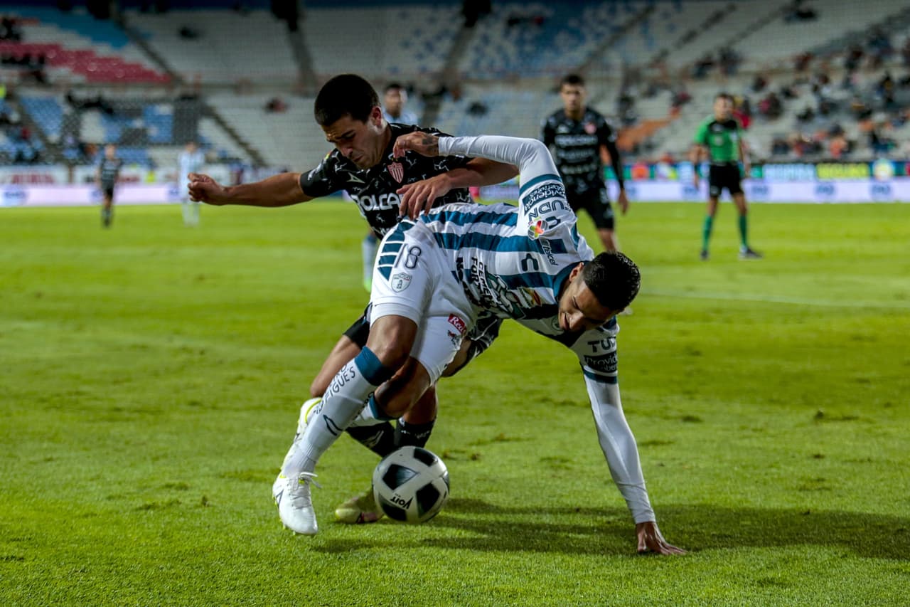 Aviles Hurtado se vuelve a encontrar con el gol y Pachuca consigue tres vlaliosas unidades.
