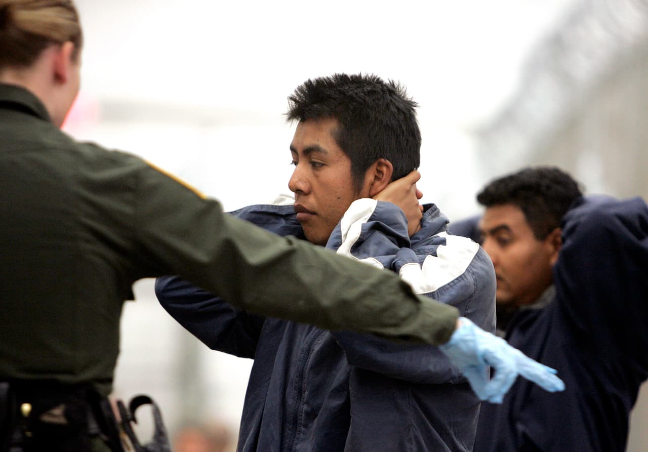 Dos indocumentados son detenidos en la frontera cerca de Nogales, Arizona (foto de archivo).