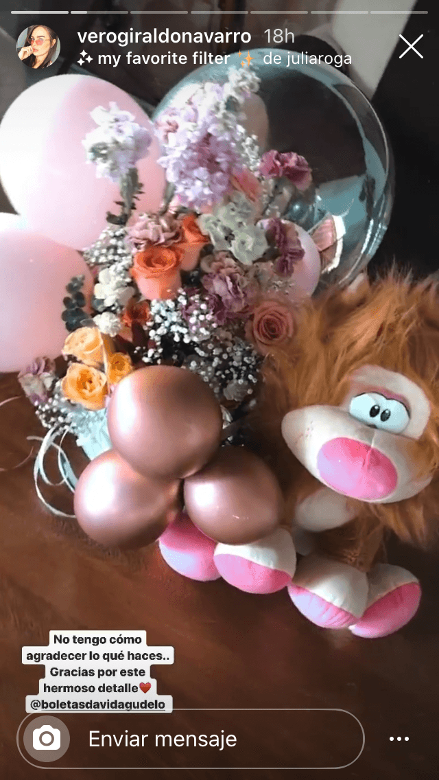 "
<b>Tuve quiste hemorrágico</b>, tuvieron que remover digámoslo así telarañas en algunos órganos del cuerpo", explicó, mientras en sus historias compartió imágenes de los detalles que ha recibido. 
<br>