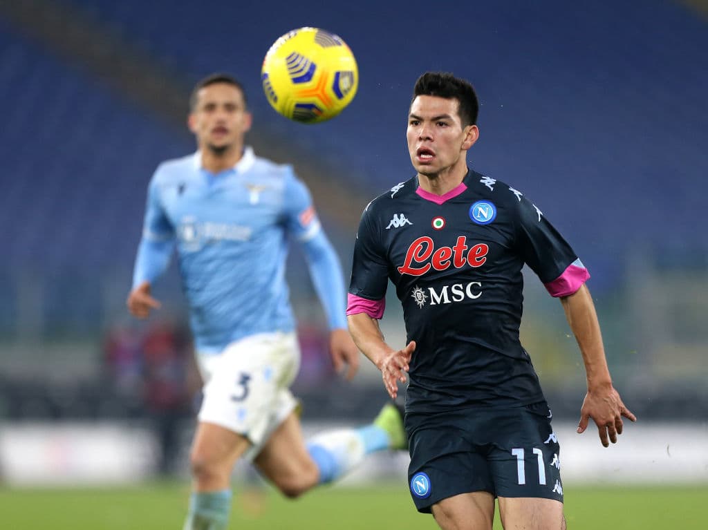 Lazio, como local, se impuso al Napoli de Genaro Gatusso 2-0. Los goles corrieron a cargo de Ciro Immobile y Luis Alberto Romero. El mexicano Hirving Lozano dejó el campo lesionado del tobillo, durante la J13 de la Serie A.