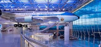 Localizada en una de las colinas del condado de Ventura, la biblioteca Ronald Reagan ha sido un destino obligado para todo aquel que quiere aprender de la historia contemporánea de Estados Unidos.