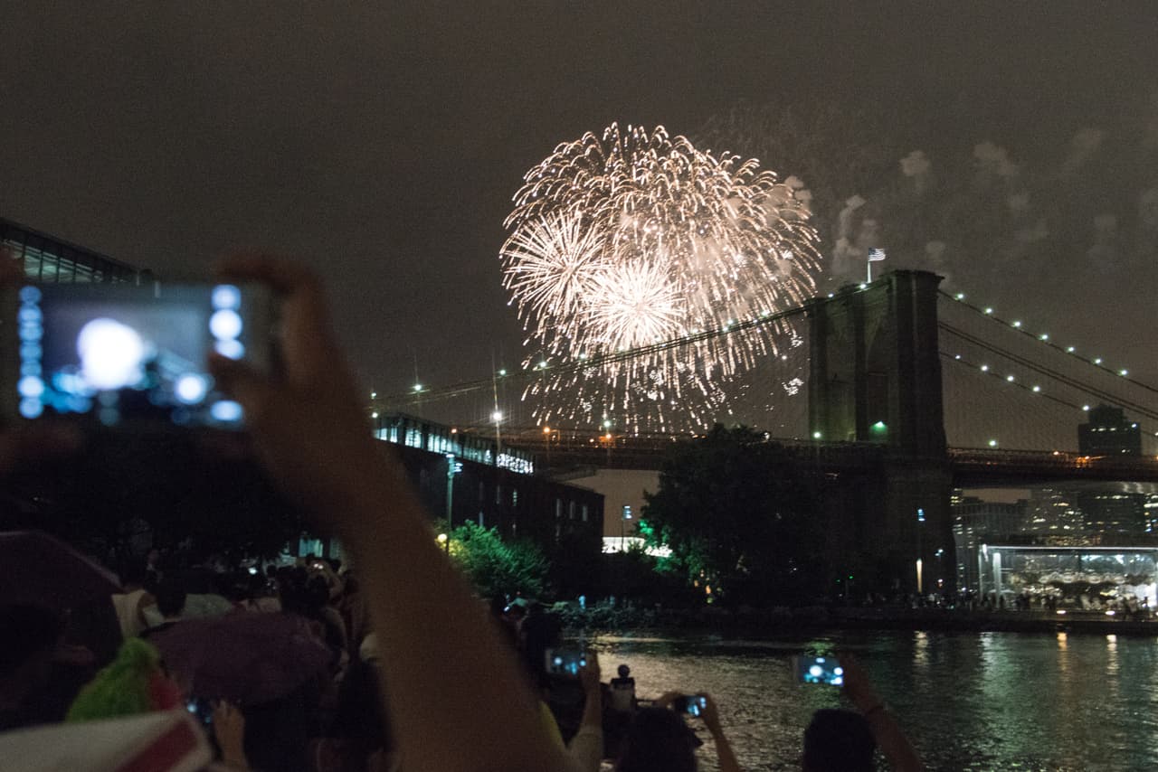 Los fuegos artificiales dejan miles de heridos cada año: evita lesiones este 4 de julio con estos consejos