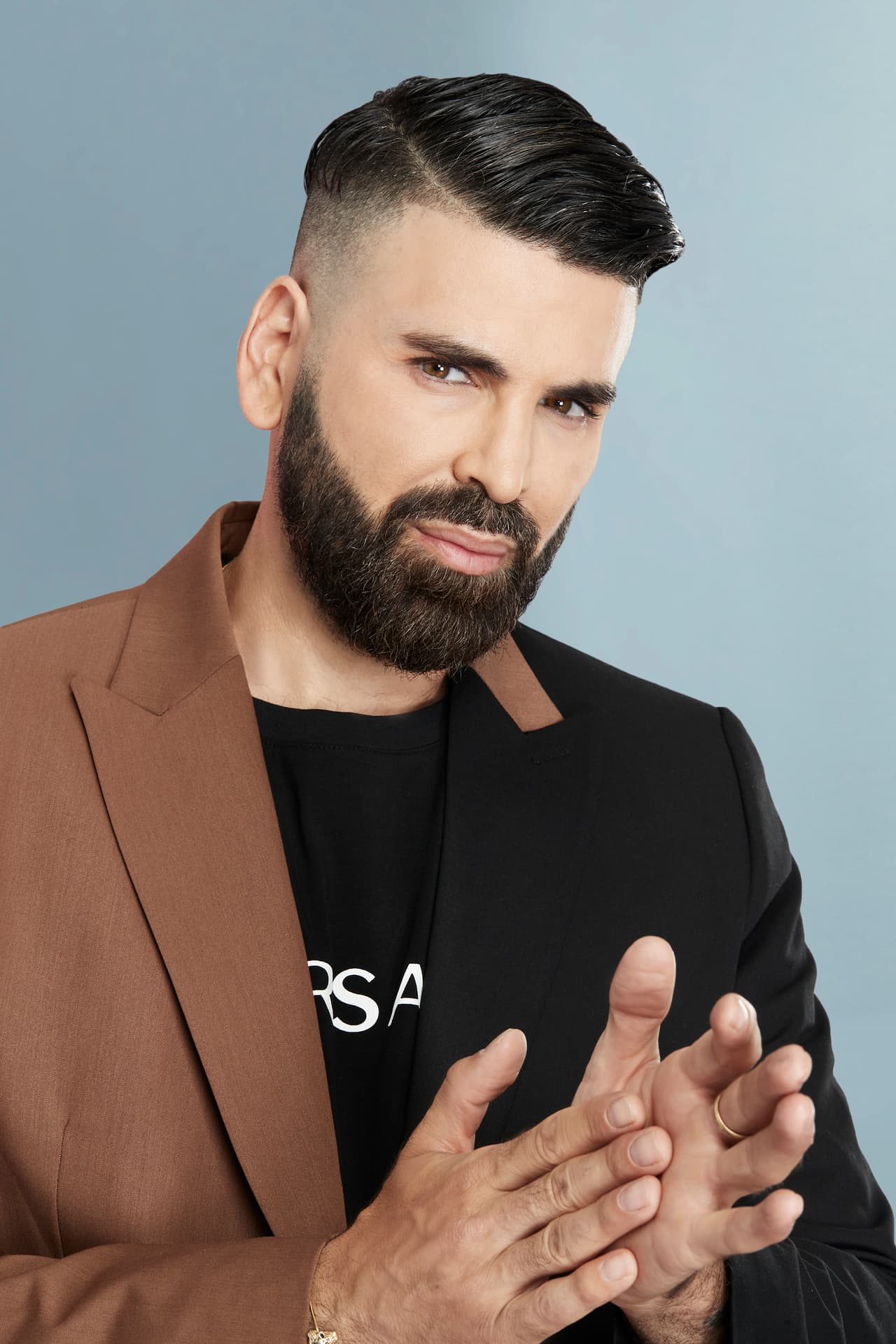 Jomari Goyso es el juez consentido de Nuestra Belleza Latina y no podía quedarse fuera del regreso del reality show con más tradición en Univision.