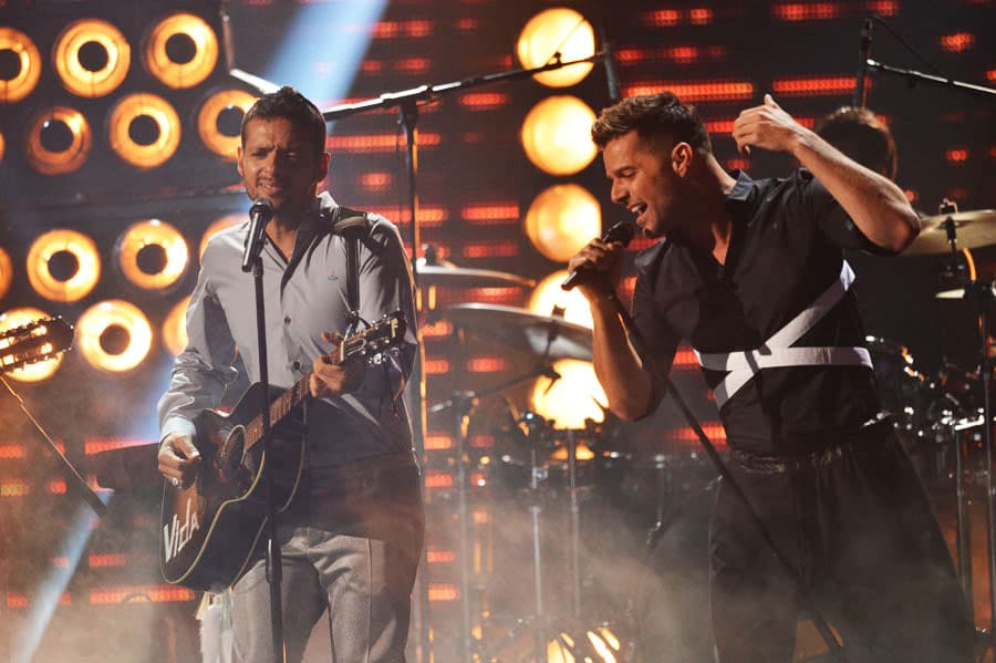 Ricky Martin y Draco Rosa
<br>Año: 2013
<br>Verlos juntos fue una delicia y más con el tema 'Más y más'.