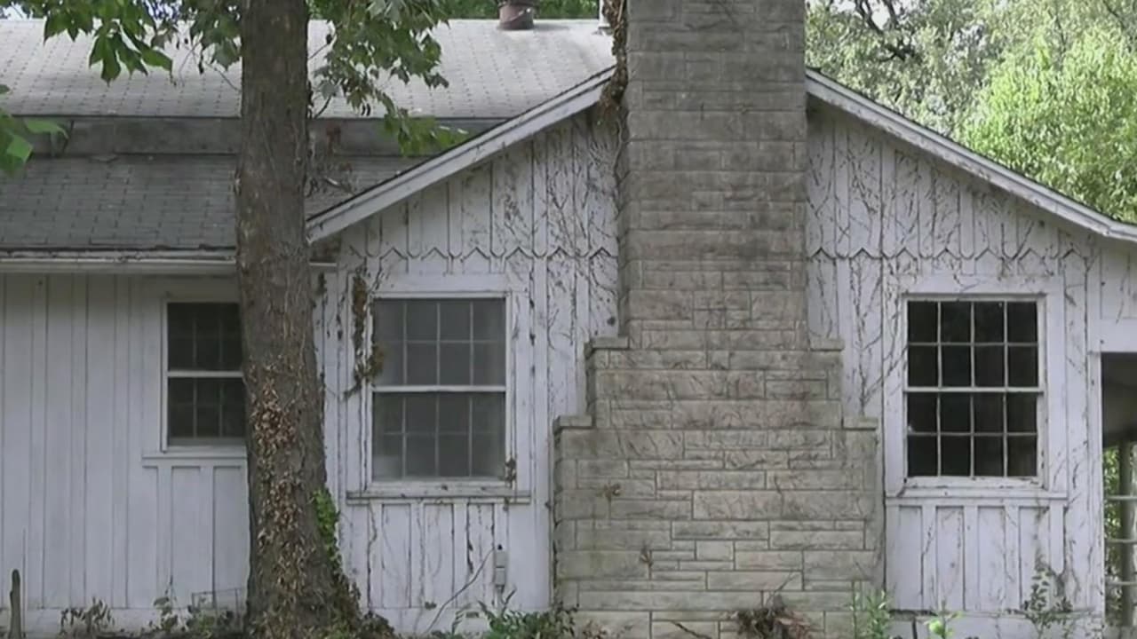Según los residentes afectados, el terreno fue vendido por una compañía que pretende construir viviendas.