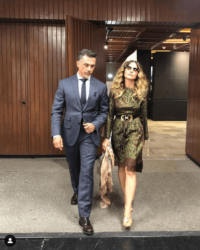 “Yo creo que estamos suficientemente maduros para no caer en eso (el divorcio), pero sí hay muchas diferencias y problemas con mi familia”, recalcó el artista.