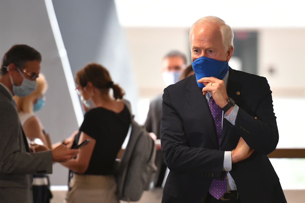 El senador republicano John Cornyn, quien lleva 18 años en el puesto y busca su cuarta reelección en 2002, no se ha pronunciado sobre las declaraciones de Trump citadas en la revista 
<i>The Atlantic</i> y corroboradas por la cadena Fox News. El senador, no obstante, afirmó 
<a href="https://www.kxxv.com/hometown/fort-hood/sen-john-cornyn-says-recent-changes-dont-go-far-enough-to-address-issues-at-fort-hood" target="_blank">en una entrevista con la cadena KXXV</a> que buscará justicia para los asesinatos de Vanessa Guillén y Elder Fernandes, ocurridos en la base de Fort Hood, situada en Texas y una de las más grandes del país. 
<br>
<br>