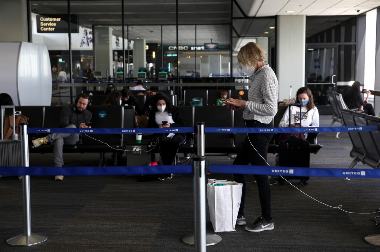 Las reservas en línea ya están disponibles para cualquier garaje de la terminal 
<a href="http://iah.booking.fly2houston.com/" target="_blank">"Haga clic aquí"</a> para reservar su aparcamiento.