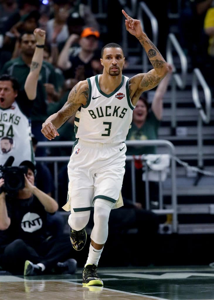 El veterano movedor 
<b>George Hill</b> firmó un pacto por tres temporadas y 29 millones de dólares para permanecer con los Milwaukee Bucks.