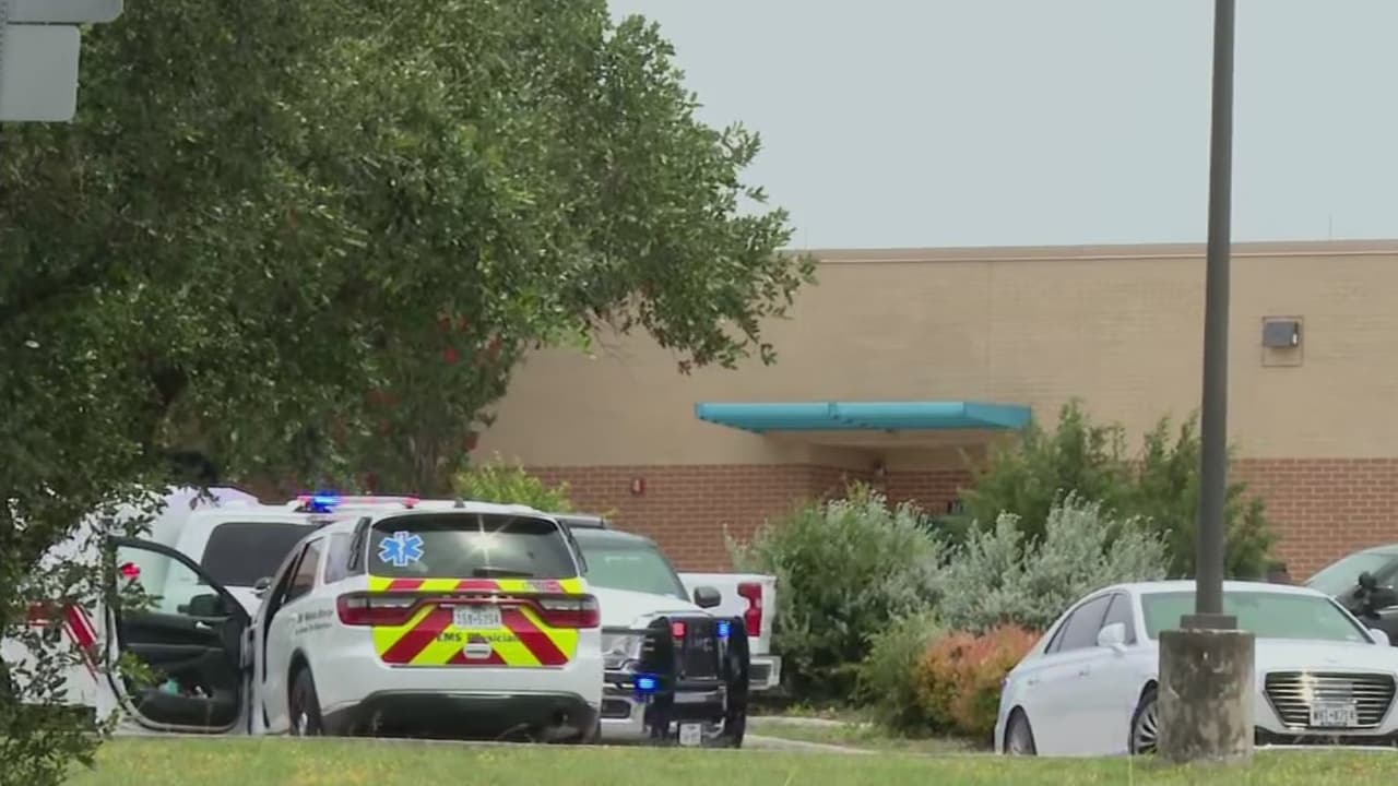 Revelan nuevos detalles de tiroteo en Stone Oak que dejó dos muertos y un oficial herido