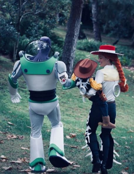 El cantante y la actriz han compartido las fotos más tiernas en familia.