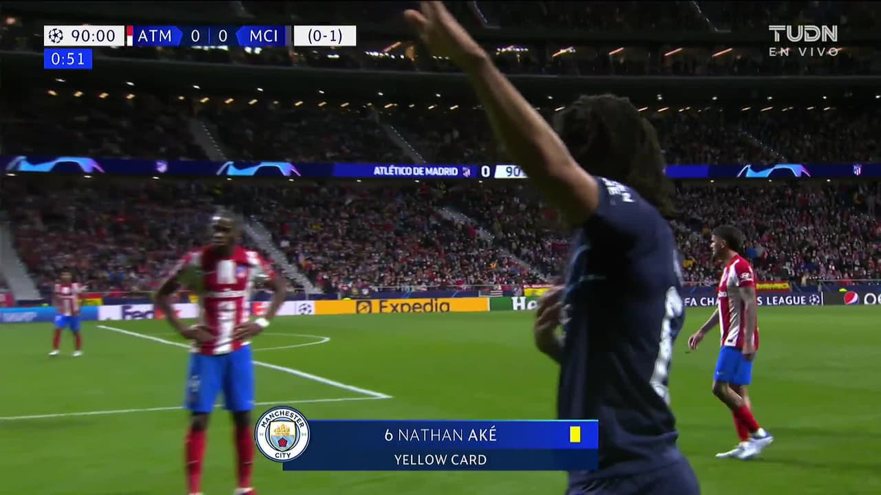 ¡Tarjeta Roja! Felipe recibe la segunda amarilla y se va del juego.