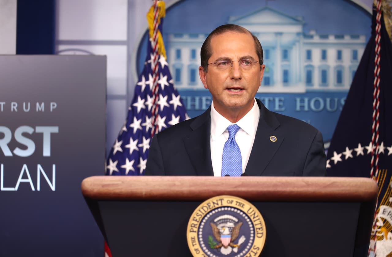 El secretario de Salud y Servicios Humanos de los Estados Unidos, Alex Azar, durante una conferencia de prensa en la Casa Blanca.