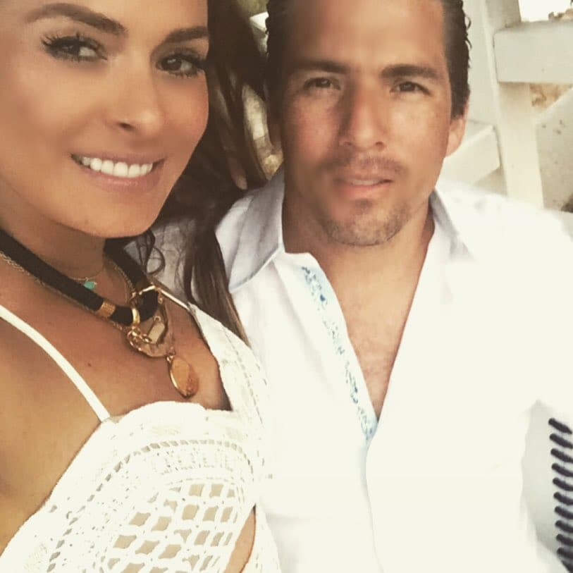 Fernando Reina es empresario, político y deportista originario de Guerrero.