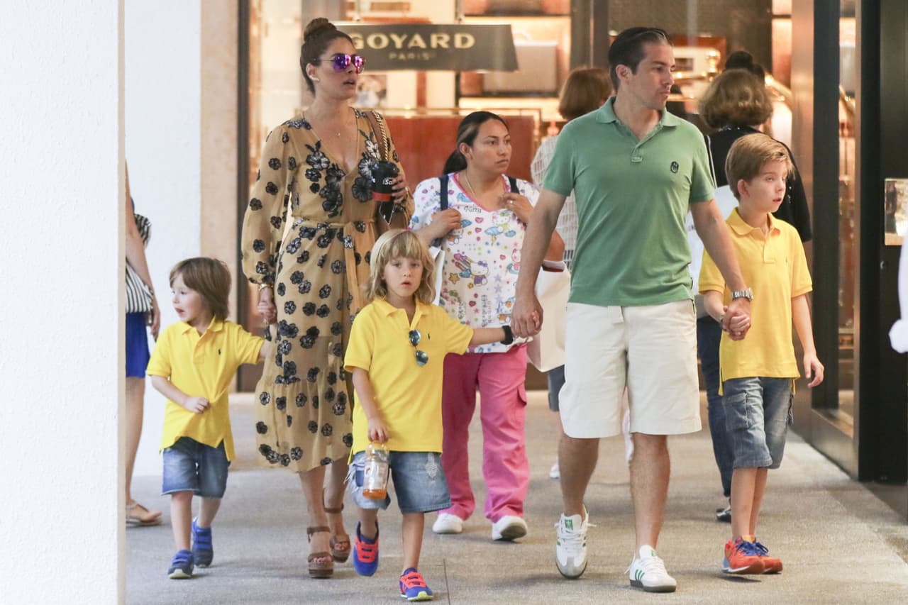 La bella conductora de 'Hoy' lució un hermoso vestido.