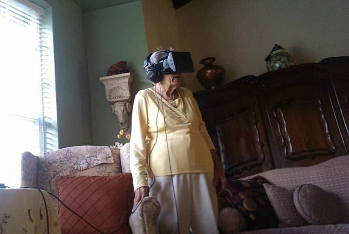 Este nieto hizo que su abuela de 86 años visitara la Cuba de sus recuerdos con realidad virtual 