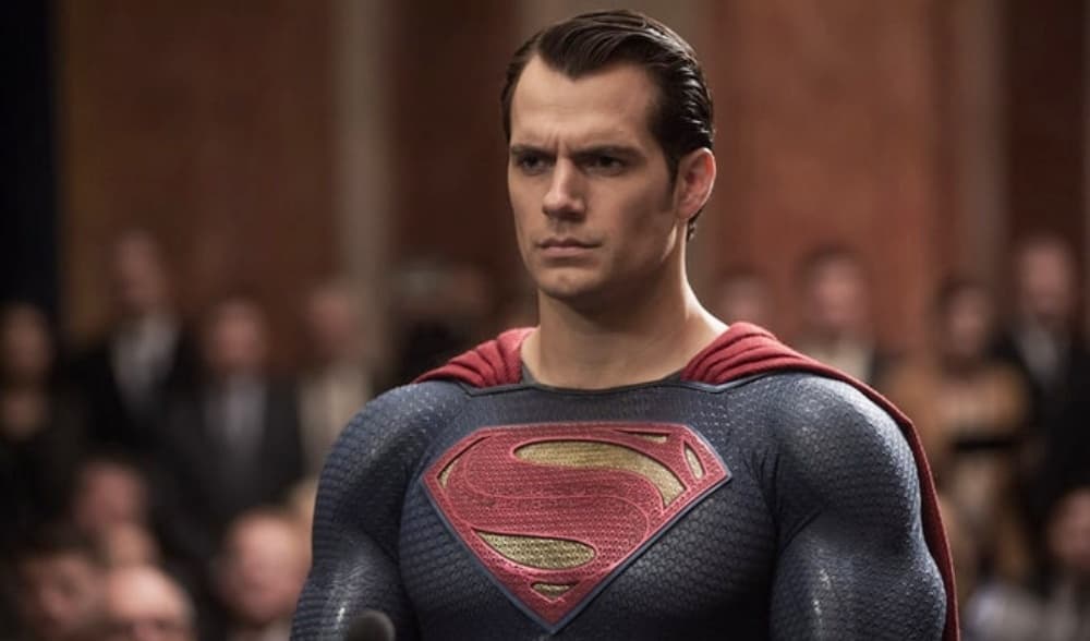 Los niños de su escuela le gritaban “Gordo Cavill” a donde quiera que iba, algo que lo llevaba hasta las lágrimas. Cavill asegura que ese sufrimiento le ayudó a comprender el papel de Superman, ya que su versión es esencialmente un tipo que ha pasado toda su vida solo.
<br>