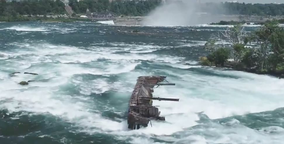 Tormenta desencalla barco atrapado por casi un siglo en las Cataratas del Niágara 