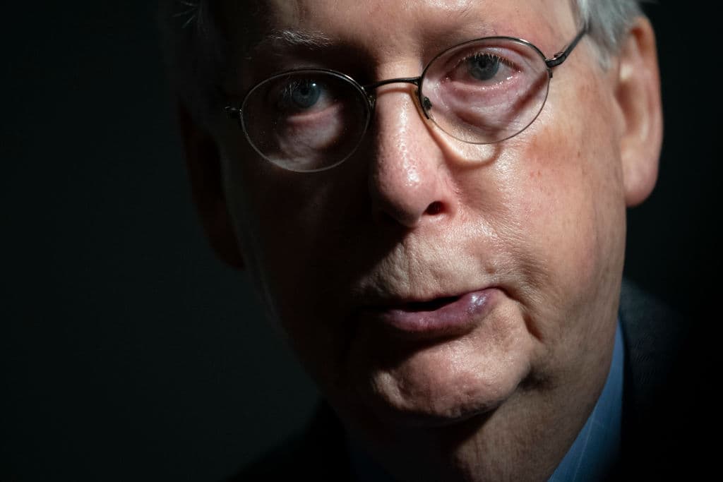 McConnell quiere votar otra vez un plan de ayudas menos ambicioso, pero Pelosi lo rechaza y Trump le pide "ir a lo grande"