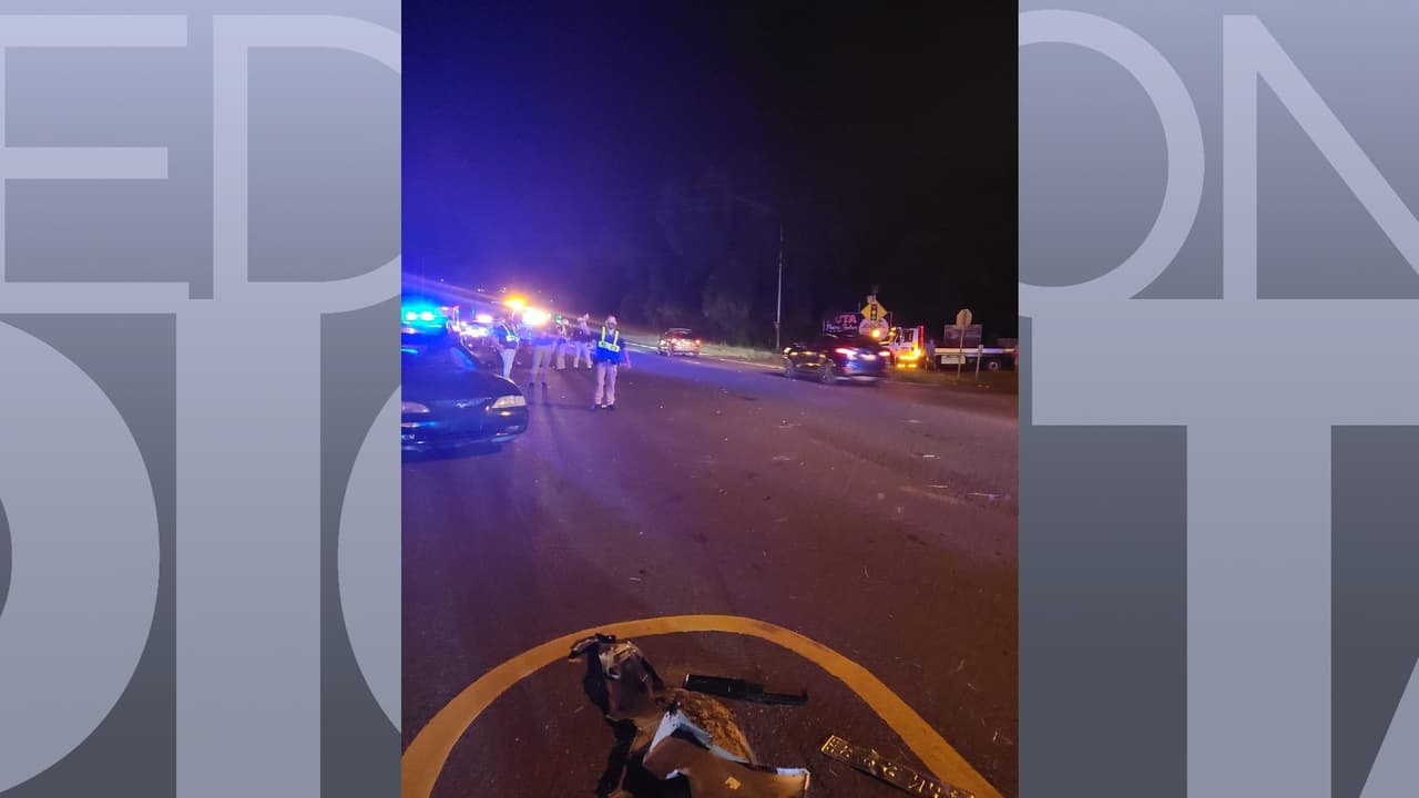 Accidente entre tres carros deja dos adultos y un menor lesionados en Aguada