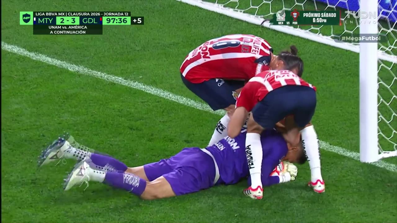 ¡El héroe de la noche! Tala Rangel le ataja penal a Djuka en los últimos minutos